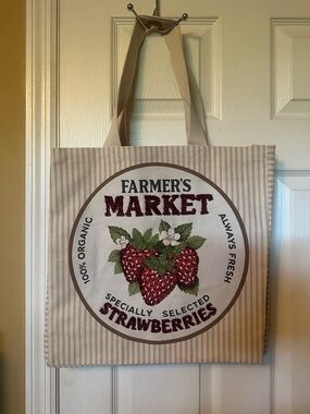 Farmer's Market Strawberries Tote Bag - Beige Stripe